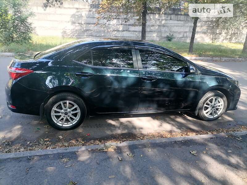2013 toyota corolla
