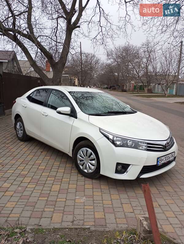 2014 toyota corolla