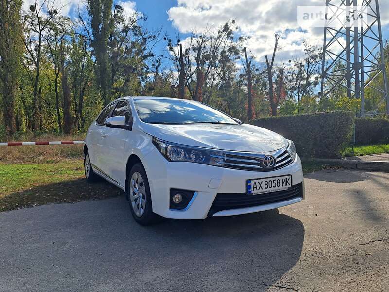 2013 toyota corolla