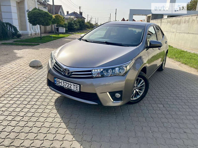 2014 toyota corolla