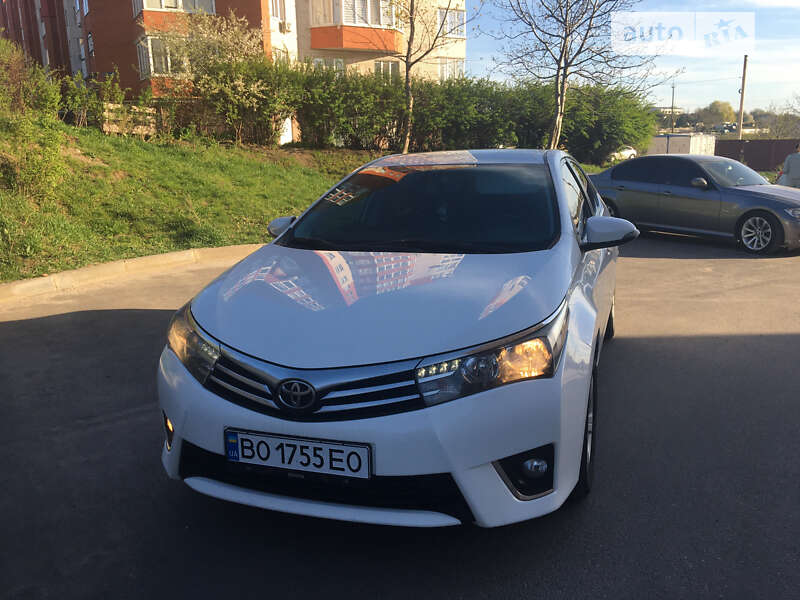 2013 toyota corolla