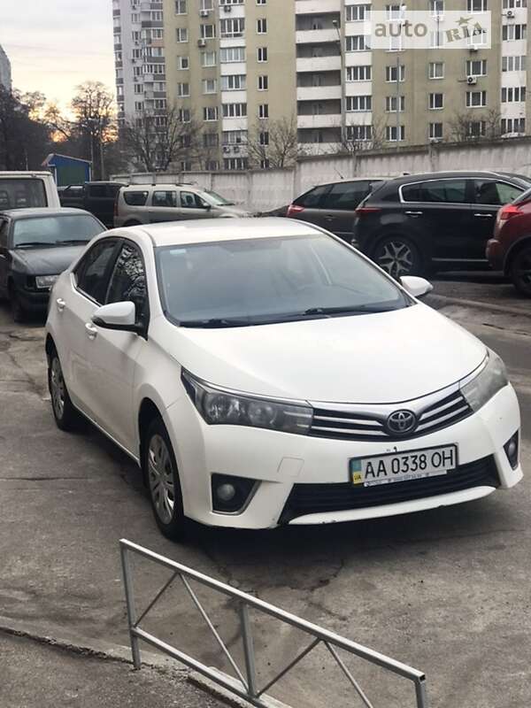 2013 toyota corolla