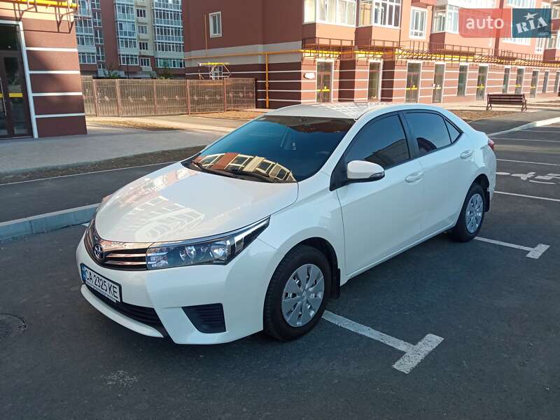 2014 toyota corolla