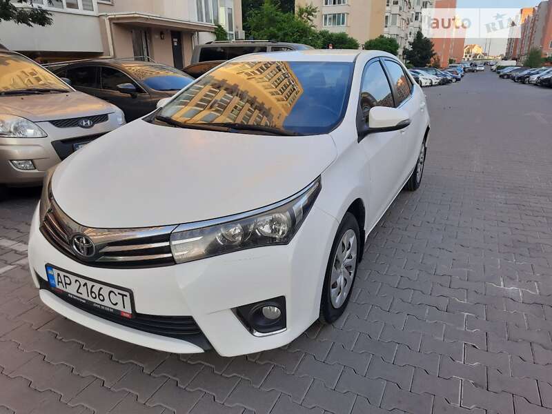 2013 toyota corolla