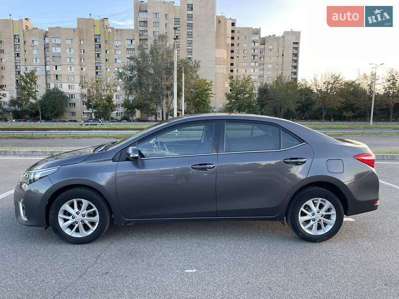 2013 toyota corolla