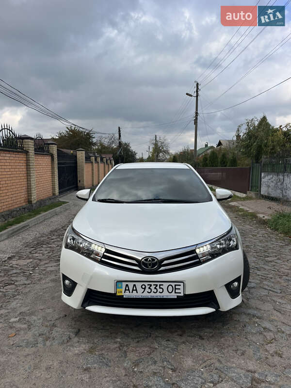 2013 toyota corolla