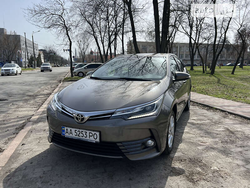 2017 toyota corolla