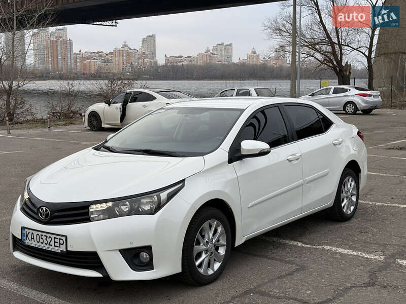 2013 toyota corolla