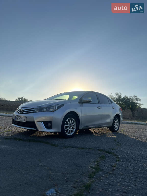 2013 toyota corolla