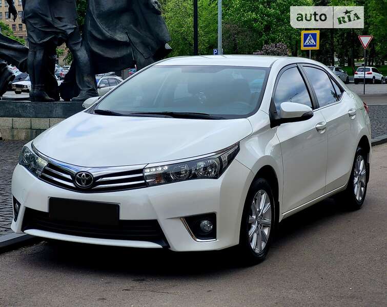 2013 toyota corolla