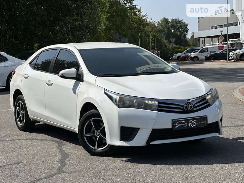 2014 toyota corolla