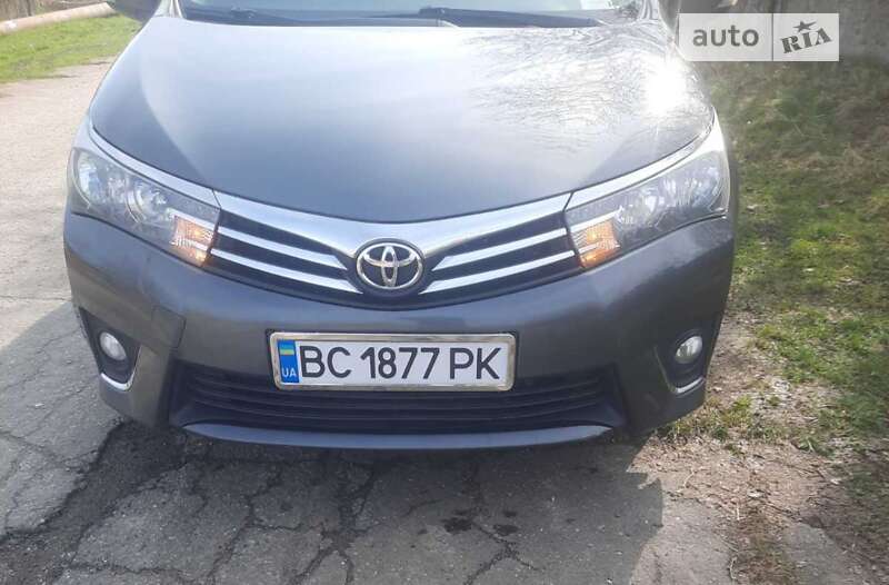 2013 toyota corolla