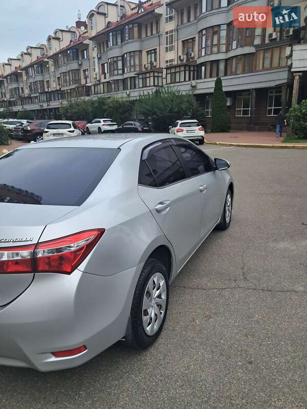 2014 toyota corolla