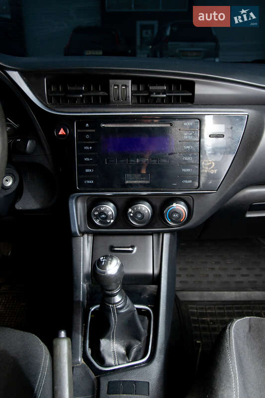 2017 toyota corolla