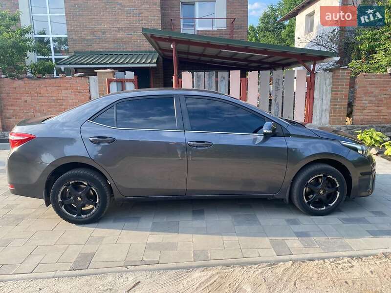 2014 toyota corolla