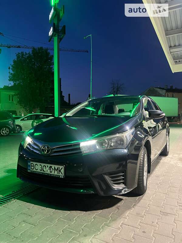 2013 toyota corolla