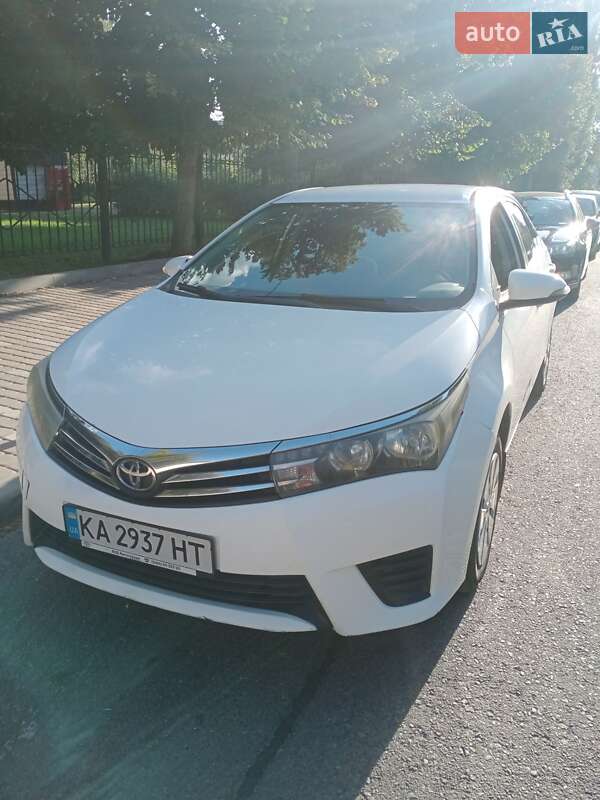 2014 toyota corolla