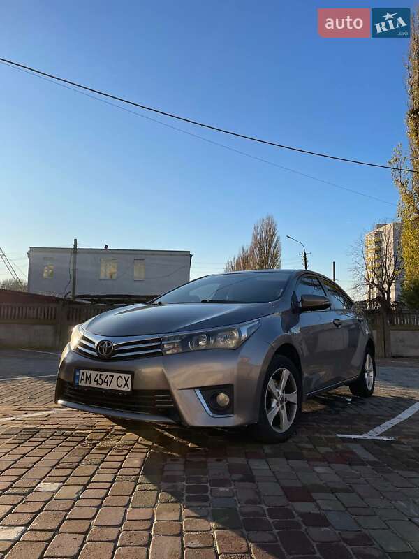 2013 toyota corolla