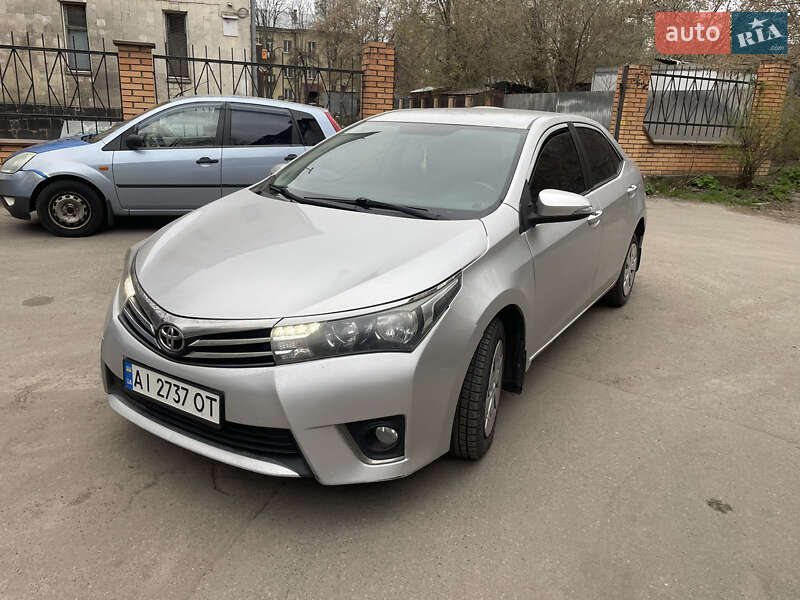 2013 toyota corolla