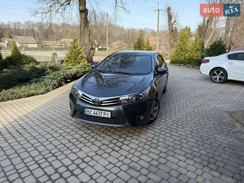 2013 toyota corolla