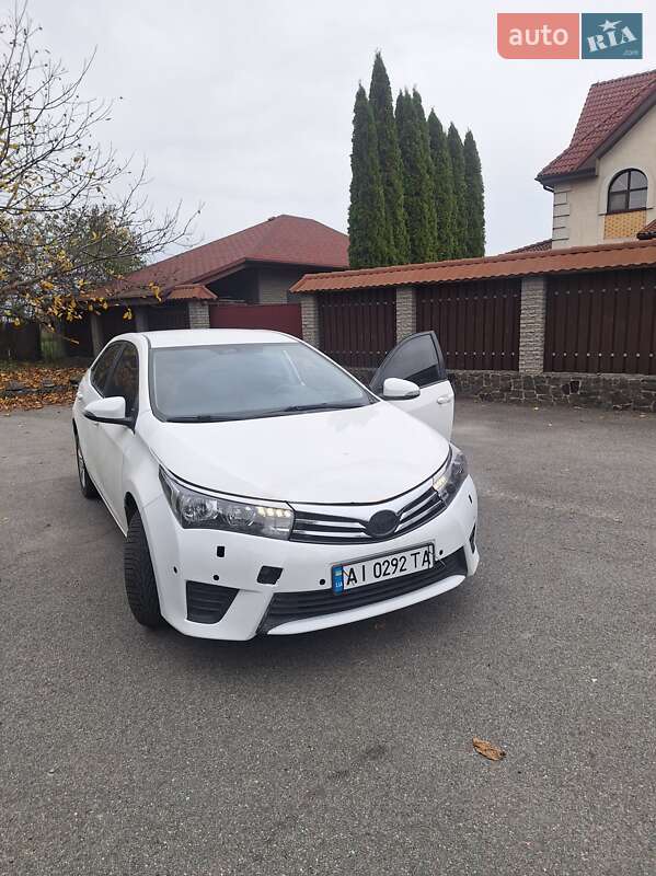2013 toyota corolla