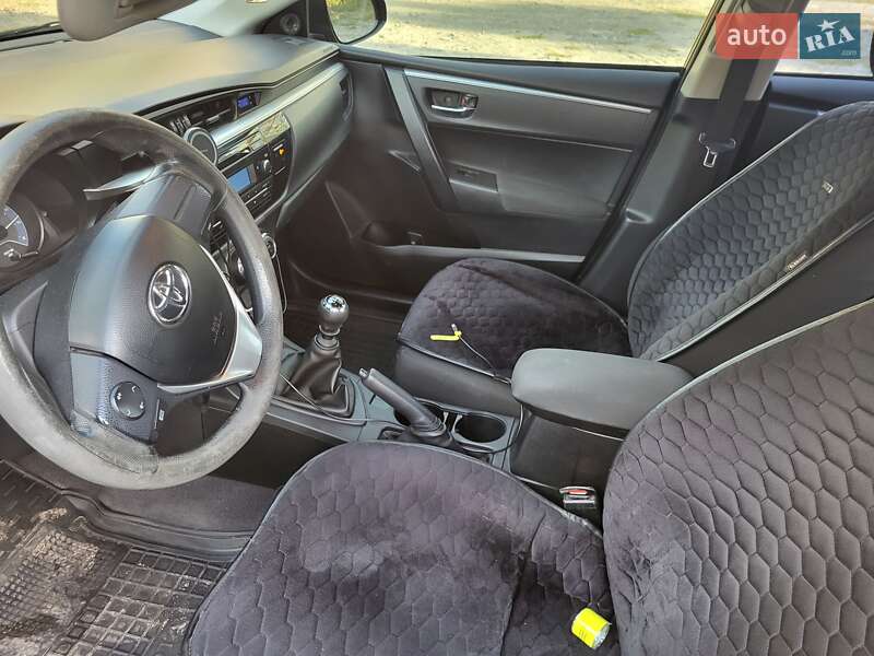 2013 toyota corolla