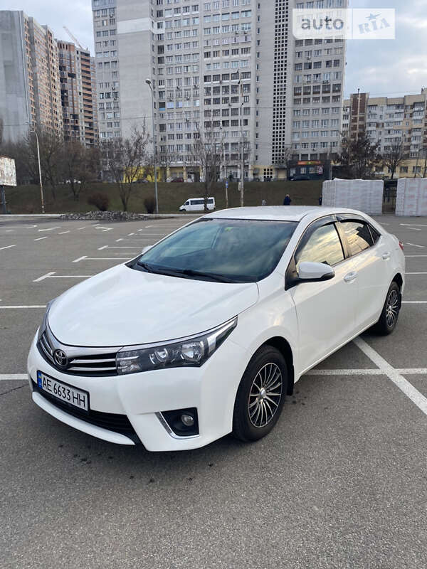 2013 toyota corolla