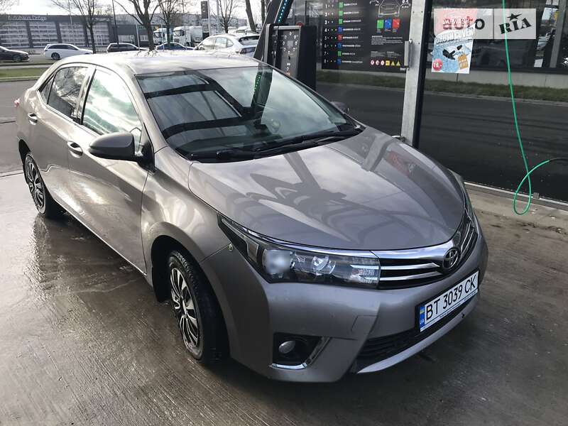 2014 toyota corolla