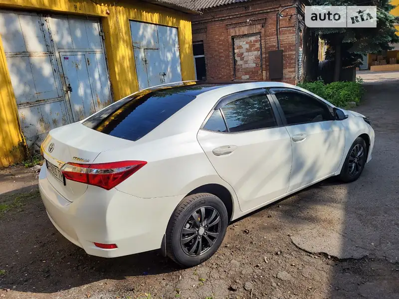 2013 toyota corolla