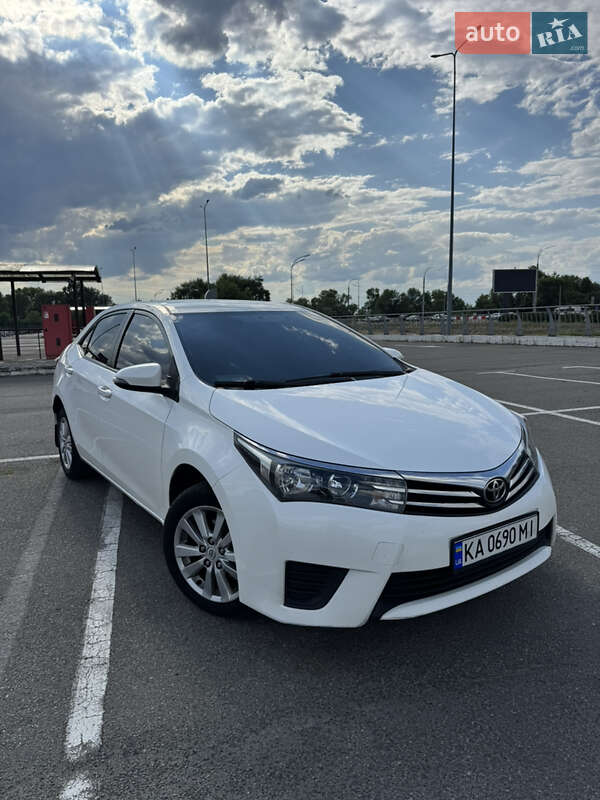 2014 toyota corolla