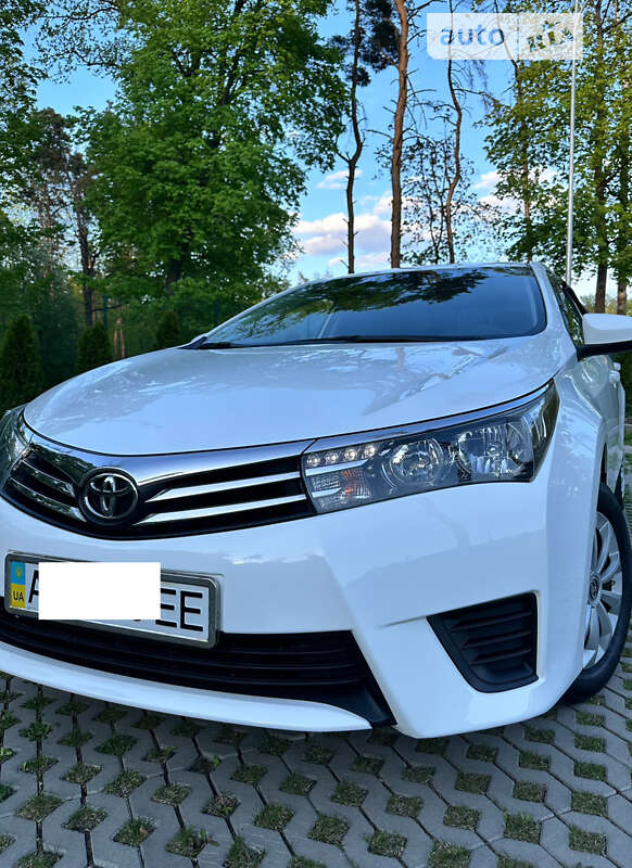 2014 toyota corolla