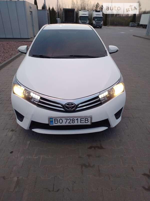 2014 toyota corolla