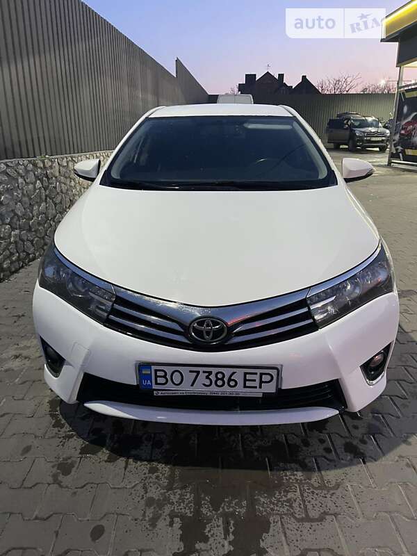 2014 toyota corolla