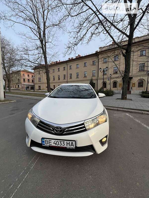 2013 toyota corolla