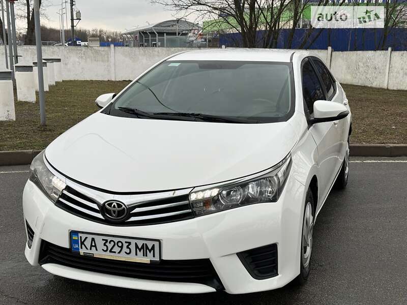 2013 toyota corolla