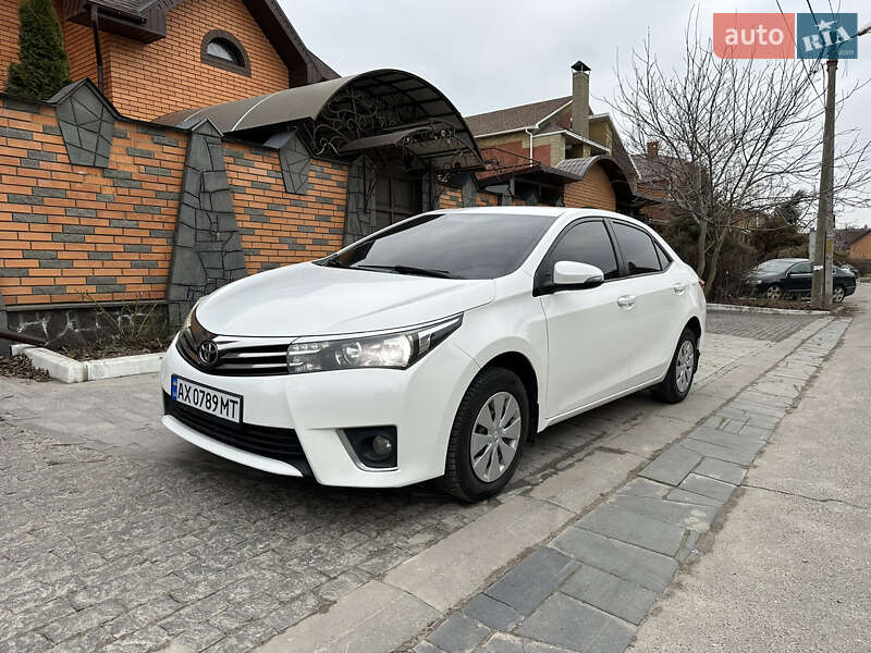 2013 toyota corolla