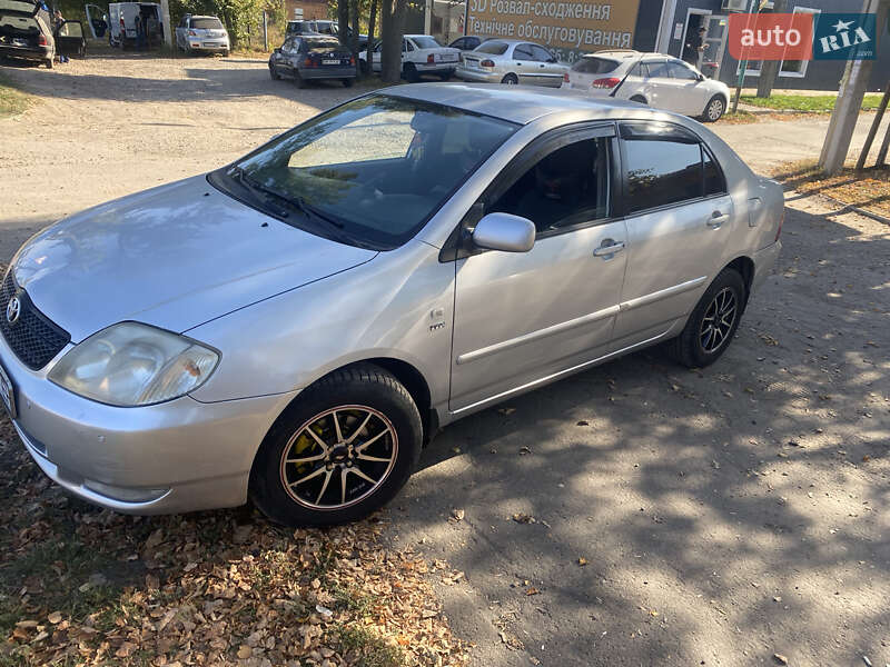 2004 toyota corolla