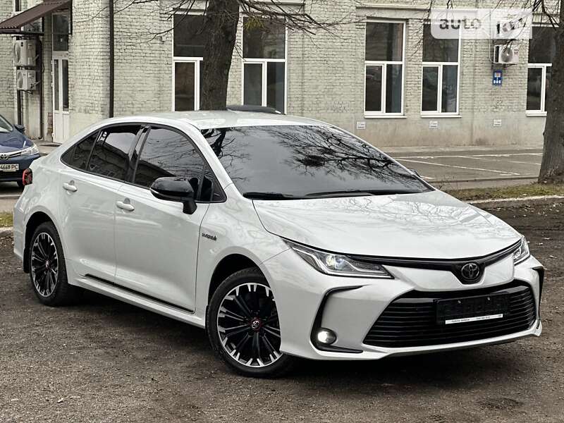 2021 toyota corolla hybrid
