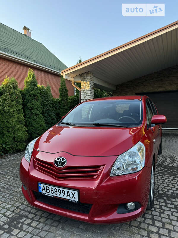 2010 toyota verso