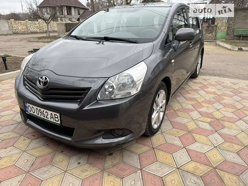 2012 toyota verso