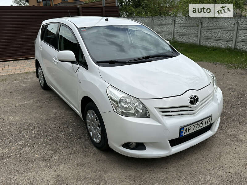 2009 toyota verso