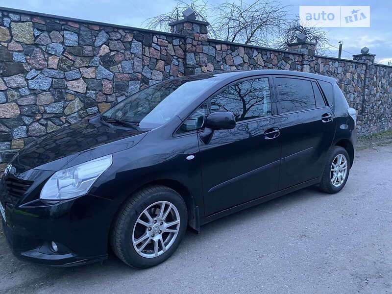 2012 toyota verso
