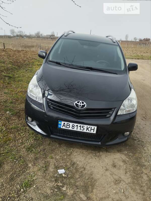 2011 toyota verso