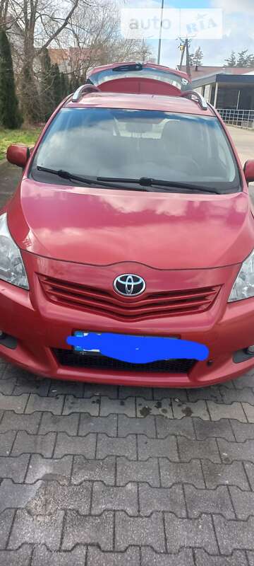 2010 toyota verso