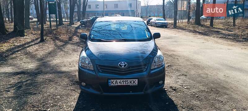 2012 toyota verso