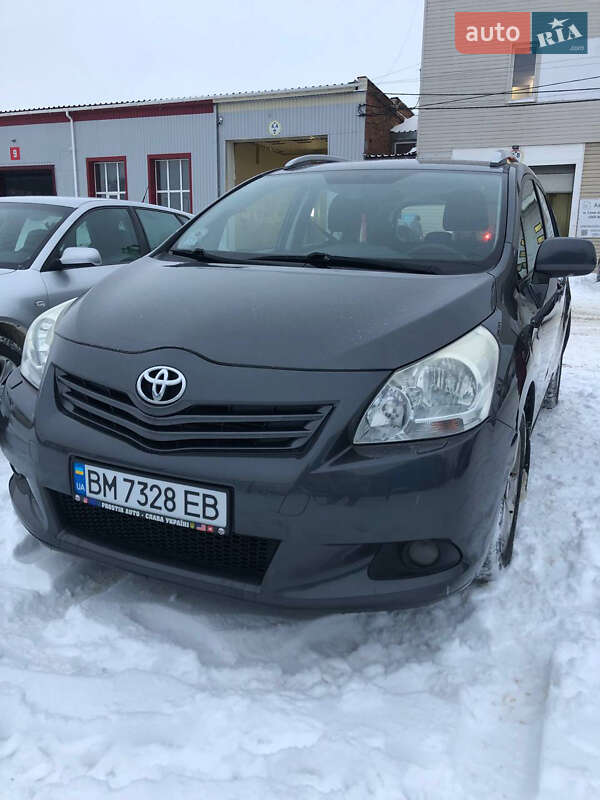 2010 toyota verso