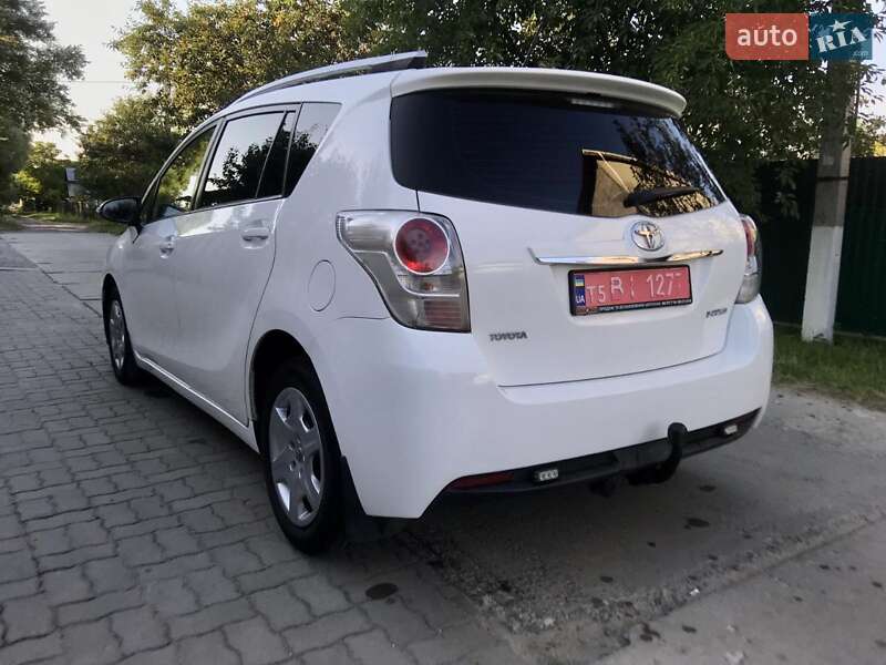 2013 toyota verso
