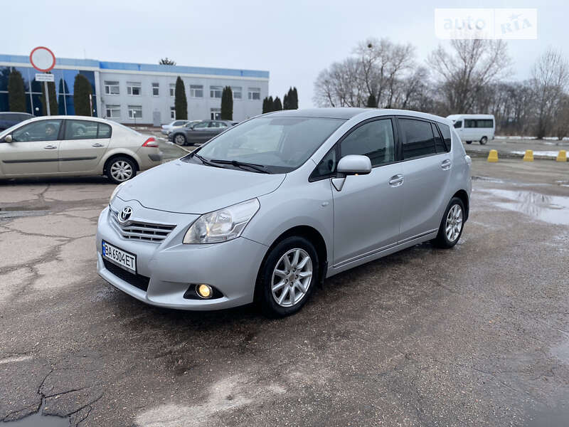 2011 toyota verso