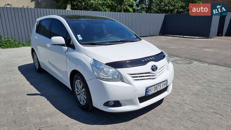 2011 toyota verso