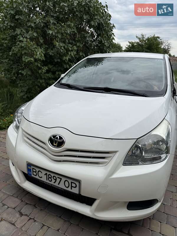2009 toyota verso